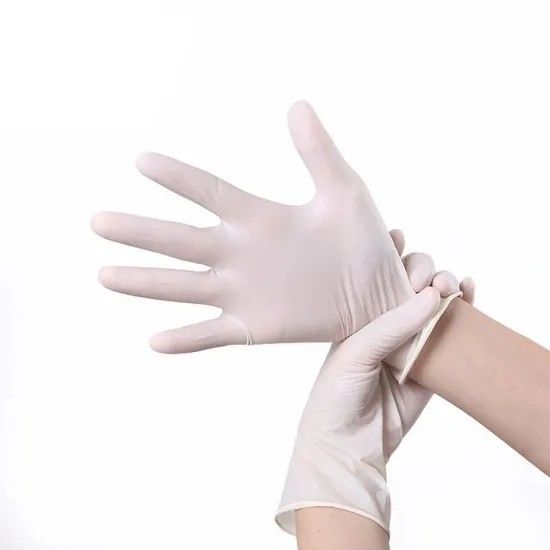 A cirurgia EN374 médica impermeável pulverizou as luvas do látex antiestáticas